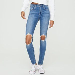 Levi's 721 High Rise Jeans Up For Grabs